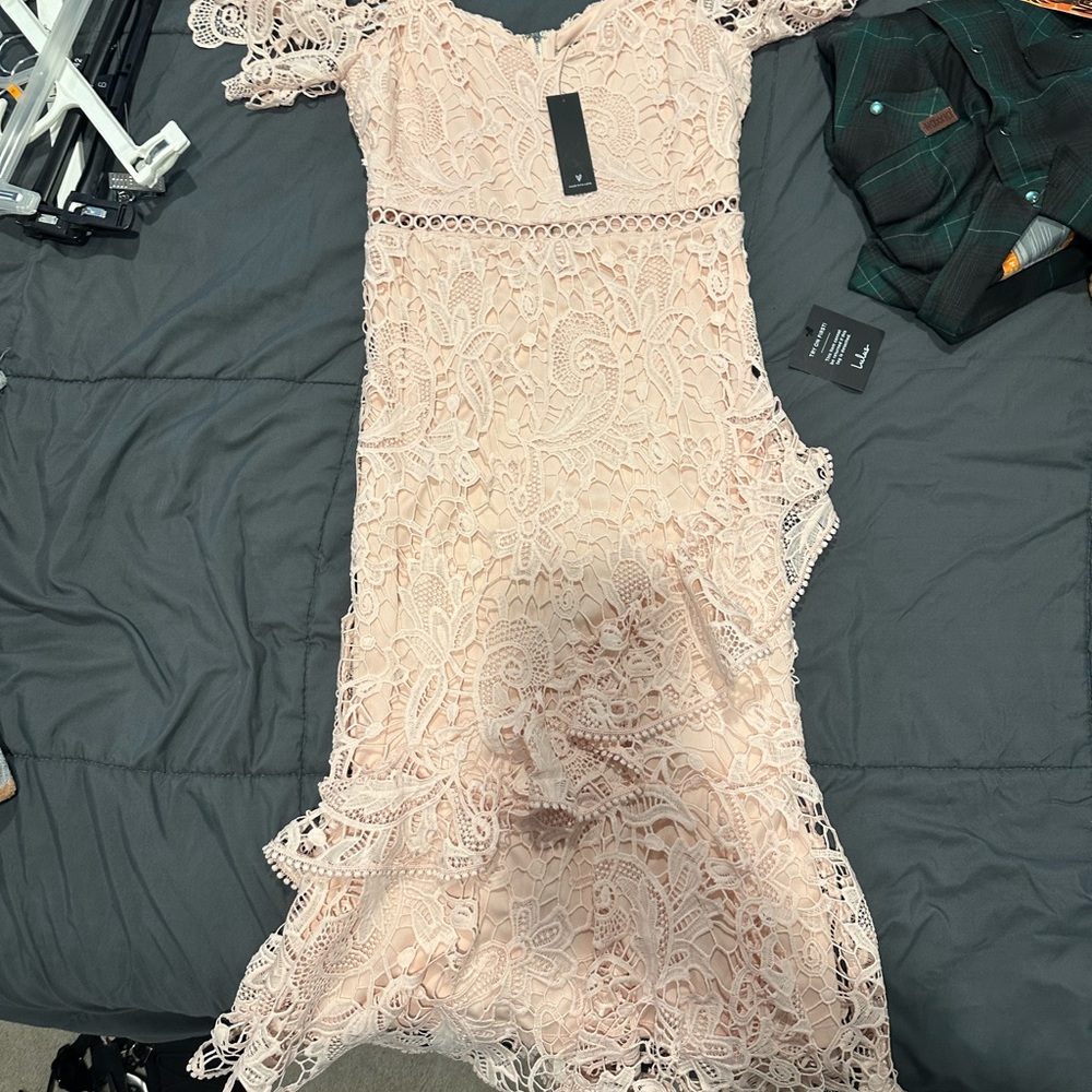 Lulu's Blush Lace Midi Dress